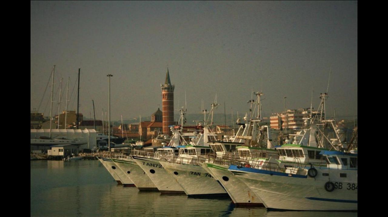 Retroscena Apartment In Centro Civitanova Marche Εξωτερικό φωτογραφία