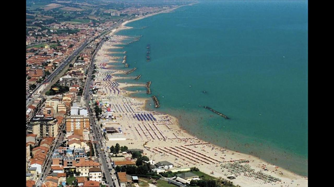 Retroscena Apartment In Centro Civitanova Marche Εξωτερικό φωτογραφία